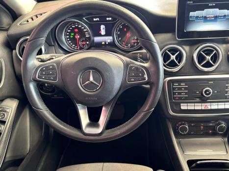 MERCEDES-BENZ GLA 200 , Foto 12