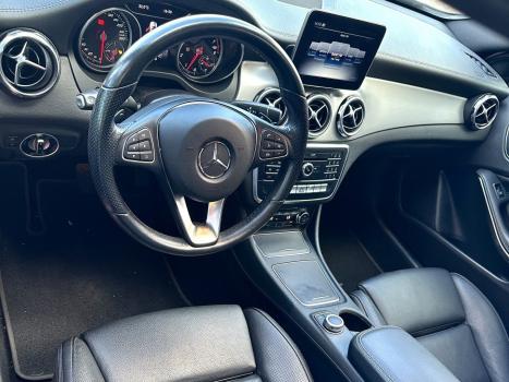 MERCEDES-BENZ GLA 200 , Foto 6