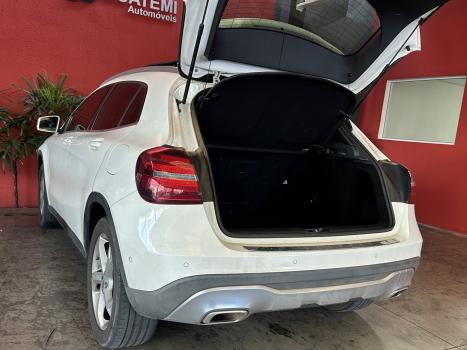 MERCEDES-BENZ GLA 200 , Foto 10