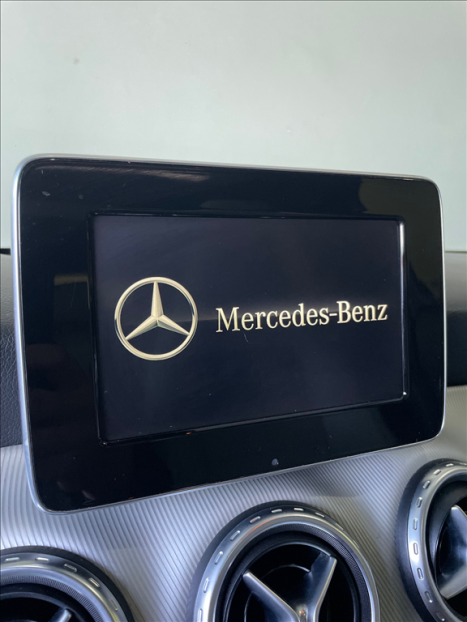 MERCEDES-BENZ GLA 200 1.6 16V 4P FLEX CGI ENDURO TURBO AUTOMTICO, Foto 11