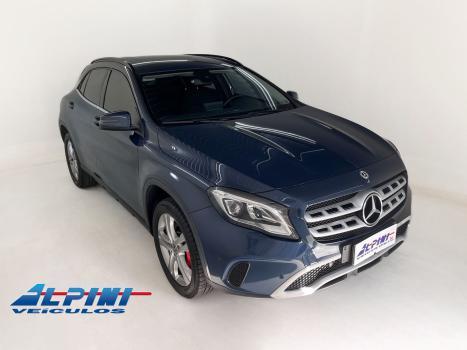 MERCEDES-BENZ GLA 200 , Foto 2