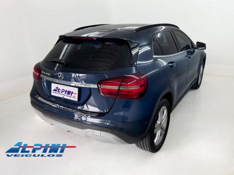 MERCEDES-BENZ GLA 200 , Foto 3