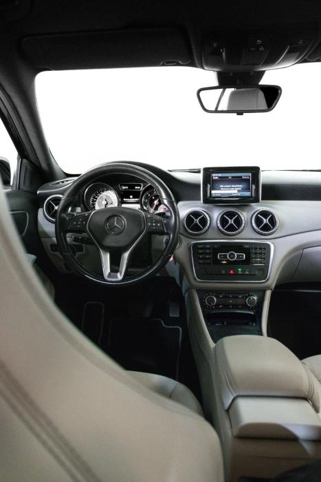 MERCEDES-BENZ GLA 200 1.6 16V 4P CGI ADVANCE TURBO AUTOMTICO, Foto 6