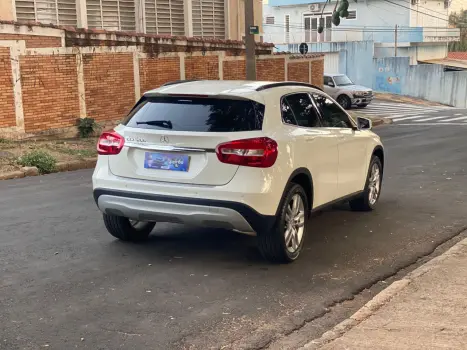 MERCEDES-BENZ GLA 200 1.6 16V 4P CGI STYLE TURBO AUTOMTICO, Foto 4