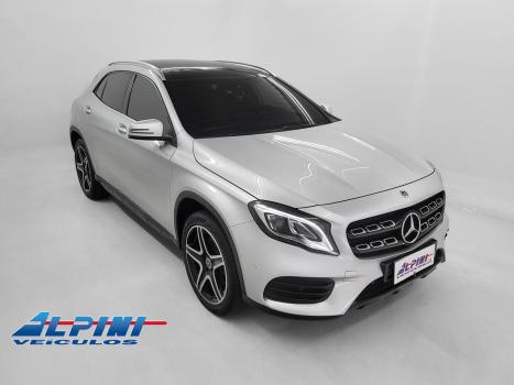 MERCEDES-BENZ GLA 250 , Foto 2