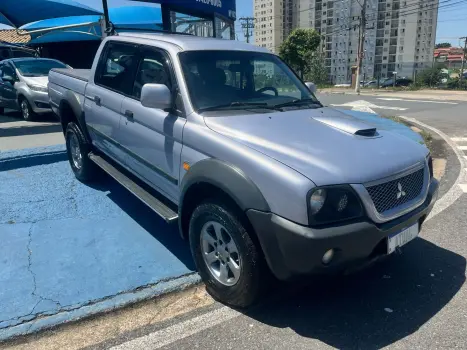 MITSUBISHI L 200 Outdoor 2.5 HPE 4X4 CABINE DUPLA TURBO DIESEL INTERCOOLER, Foto 2