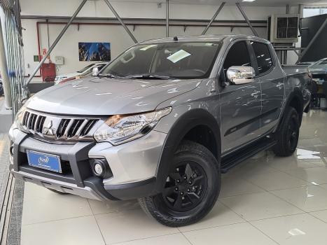 MITSUBISHI L 200 Triton 2.4 16V SPORT HPE 4X4 CABINE DUPLA TURBO DIESEL AUTOMTICO, Foto 3