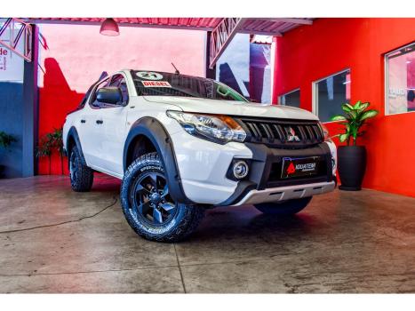 MITSUBISHI L 200 Triton , Foto 1