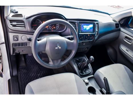 MITSUBISHI L 200 Triton , Foto 8