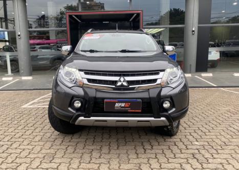 MITSUBISHI L 200 Triton 2.4 16V OUTDOOR HPE-S 4X4 CABINE DUPLA TURBO DIESEL AUTOMTICO, Foto 3