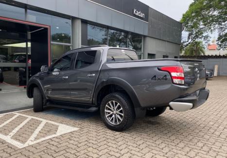 MITSUBISHI L 200 Triton 2.4 16V OUTDOOR HPE-S 4X4 CABINE DUPLA TURBO DIESEL AUTOMTICO, Foto 7