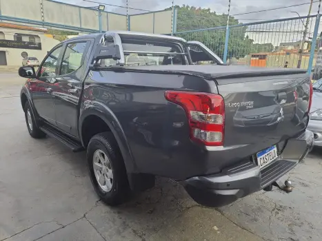 MITSUBISHI L 200 Triton 2.4 16V SPORT GLS CABINE DUPLA TURBO DIESEL AUTOMTICO, Foto 4