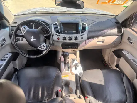 MITSUBISHI L 200 Triton 3.2 16V HPE 4X4 CABINE DUPLA TURBO DIESEL INTERCOOLER AUTOMTICO, Foto 7