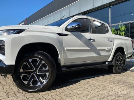 MITSUBISHI L 200 Triton 2.4 16V SPORT HPE-S 4X4 CABINE DUPLA TURBO DIESEL AUTOMTICO, Foto 2