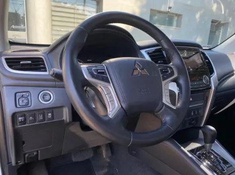 MITSUBISHI L 200 Triton 2.4 16V SPORT HPE-S 4X4 CABINE DUPLA TURBO DIESEL AUTOMTICO, Foto 9