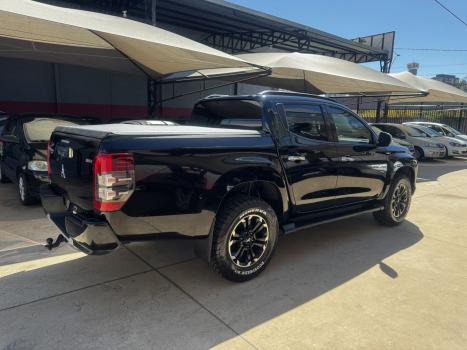 MITSUBISHI L 200 Triton 2.4 16V SPORT HPE 4X4 CABINE DUPLA TURBO DIESEL AUTOMTICO, Foto 5