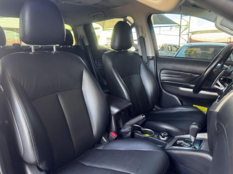 MITSUBISHI L 200 Triton 2.4 16V SPORT HPE 4X4 CABINE DUPLA TURBO DIESEL AUTOMTICO, Foto 13
