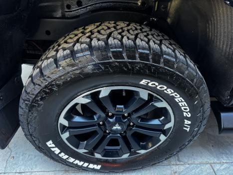 MITSUBISHI L 200 Triton 2.4 16V SPORT HPE 4X4 CABINE DUPLA TURBO DIESEL AUTOMTICO, Foto 14