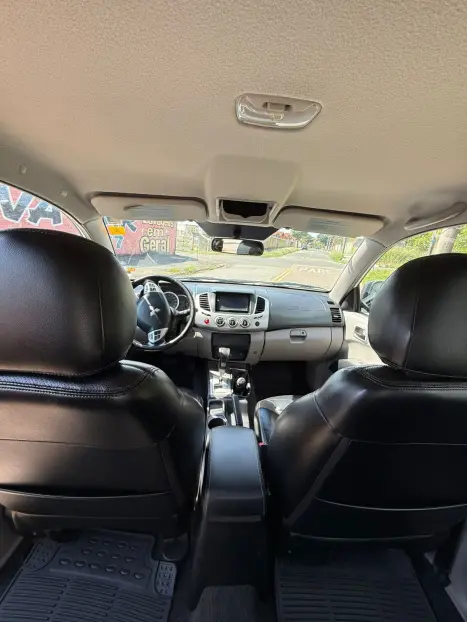 MITSUBISHI L 200 Triton 3.5 V6 HPE 4X4 FLEX CABINE DUPLA AUTOMTICO, Foto 7