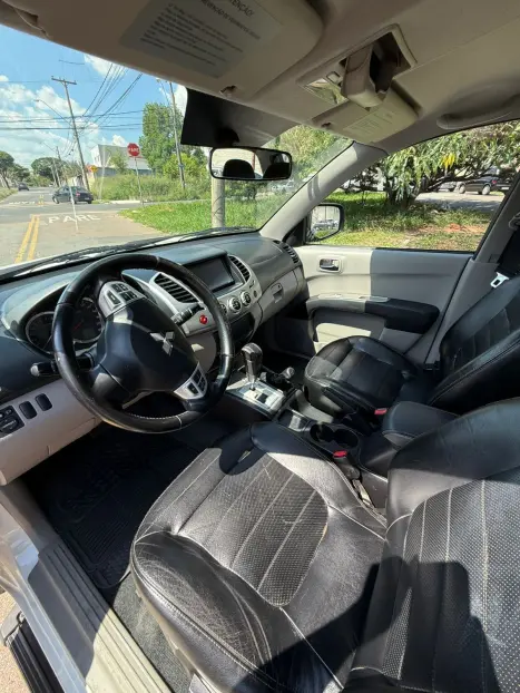 MITSUBISHI L 200 Triton 3.5 V6 HPE 4X4 FLEX CABINE DUPLA AUTOMTICO, Foto 8