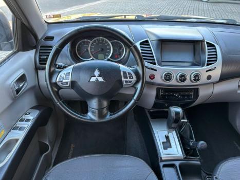 MITSUBISHI L 200 Triton 3.2 16V HPE 4X4 CABINE DUPLA TURBO DIESEL INTERCOOLER AUTOMTICO, Foto 8