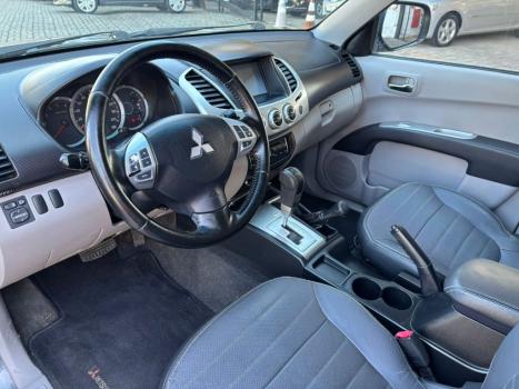 MITSUBISHI L 200 Triton 3.2 16V HPE 4X4 CABINE DUPLA TURBO DIESEL INTERCOOLER AUTOMTICO, Foto 10
