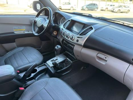MITSUBISHI L 200 Triton 3.2 16V HPE 4X4 CABINE DUPLA TURBO DIESEL INTERCOOLER AUTOMTICO, Foto 11