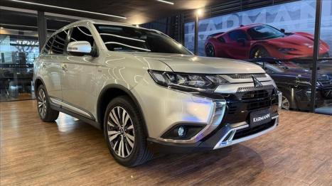 MITSUBISHI Outlander 3.0 V6 24V 4P HPE-S AWD AUTOMTICO, Foto 3