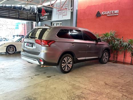 MITSUBISHI Outlander 3.0 V6 24V 4P HPE-S AWD AUTOMTICO, Foto 4