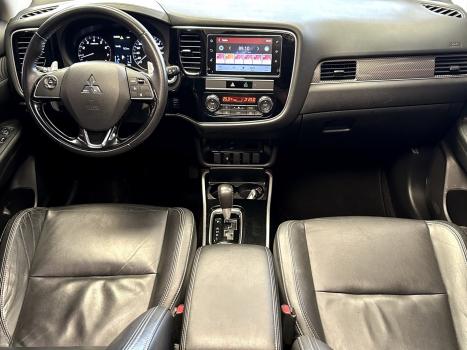 MITSUBISHI Outlander 3.0 V6 24V 4P HPE-S AWD AUTOMTICO, Foto 5