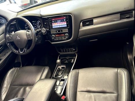 MITSUBISHI Outlander 3.0 V6 24V 4P HPE-S AWD AUTOMTICO, Foto 7