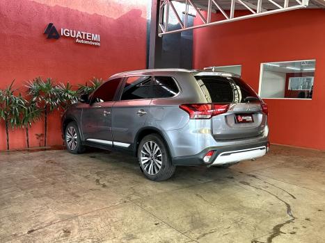 MITSUBISHI Outlander 3.0 V6 24V 4P HPE-S AWD AUTOMTICO, Foto 8