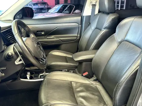 MITSUBISHI Outlander 3.0 V6 24V 4P HPE-S AWD AUTOMTICO, Foto 11