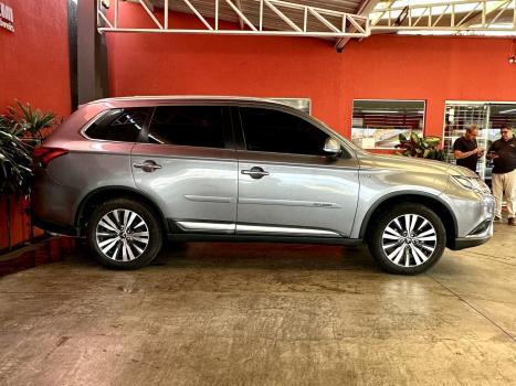 MITSUBISHI Outlander 3.0 V6 24V 4P HPE-S AWD AUTOMTICO, Foto 13