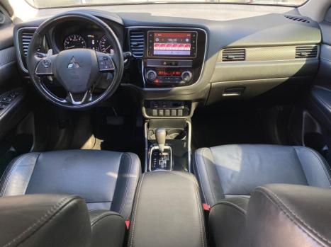 MITSUBISHI Outlander 3.0 V6 24V 4P HPE-S AWD AUTOMTICO, Foto 8
