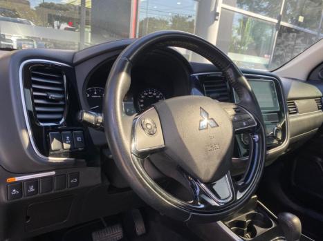 MITSUBISHI Outlander 3.0 V6 24V 4P HPE-S AWD AUTOMTICO, Foto 9
