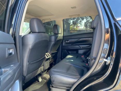 MITSUBISHI Outlander 3.0 V6 24V 4P HPE-S AWD AUTOMTICO, Foto 16
