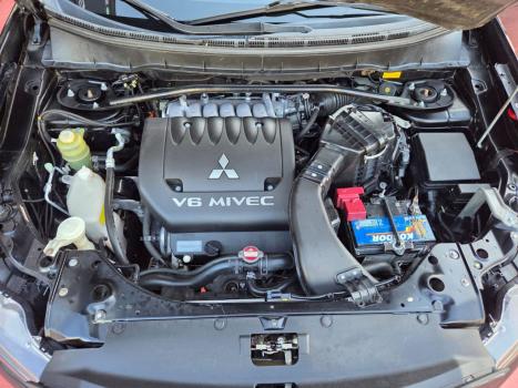 MITSUBISHI Outlander 3.0 V6 24V 4P HPE-S AWD AUTOMTICO, Foto 15