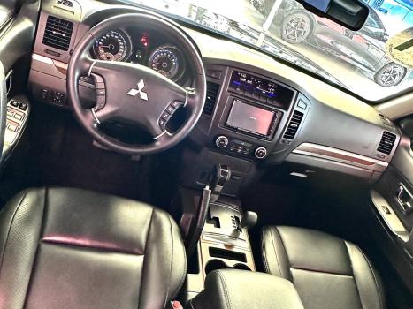 MITSUBISHI Pajero Full 3.8 V6 24V HPE 4X4 AUTOMTICO, Foto 10
