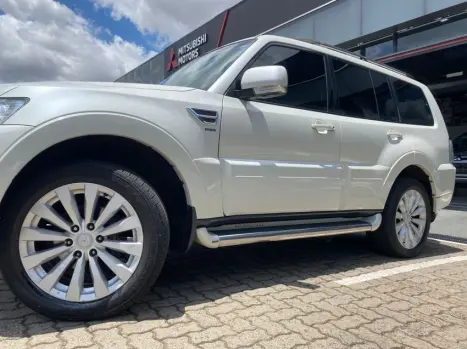 MITSUBISHI Pajero Full 3.2 16V 4P HPE 4X4 TURBO DIESEL INTERCOOLER AUTOMTICO, Foto 2