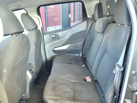 NISSAN Frontier 2.3 ATTACK CABINE DUPLA 4X4 BI-TURBO DIESEL AUTOMTICO, Foto 17