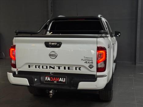 NISSAN Frontier 2.3 16V PLATINUM CABINE DUPLA 4X4 BI-TURBO DIESEL AUTOMTICO, Foto 12