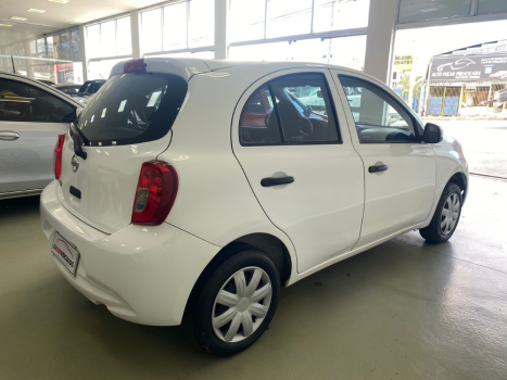 NISSAN March 1.0 12V 4P S FLEX, Foto 4
