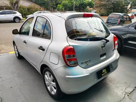 NISSAN March 1.0 16V 4P S FLEX, Foto 6