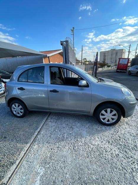 NISSAN March 1.0 16V 4P S FLEX, Foto 4