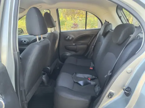NISSAN March 1.6 16V 4P S FLEX, Foto 3