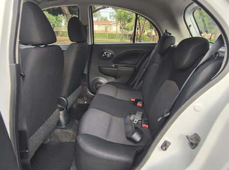 NISSAN March 1.6 16V 4P S FLEX, Foto 2
