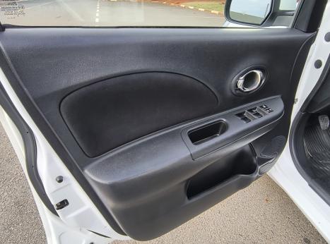 NISSAN March 1.6 16V 4P S FLEX, Foto 11