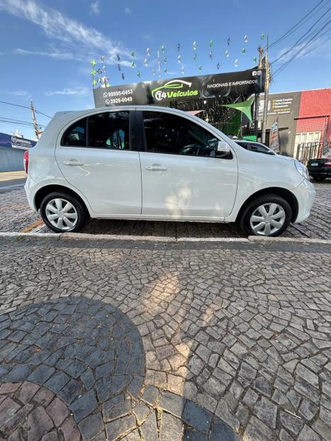 NISSAN March 1.6 16V 4P S FLEX, Foto 15