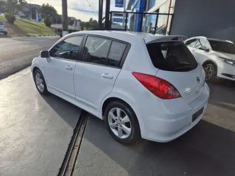 NISSAN Tiida Hatch 1.8 16V 4P SL FLEX AUTOMTICO, Foto 6